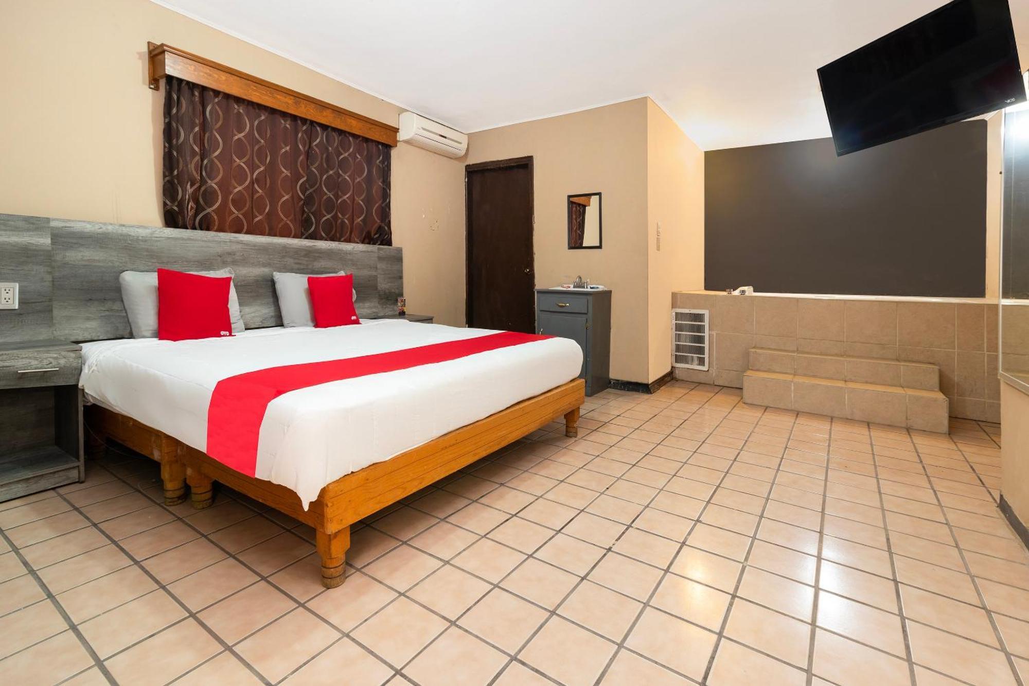 Oyo Hotel Real Del Sur, Estadio チワワ エクステリア 写真