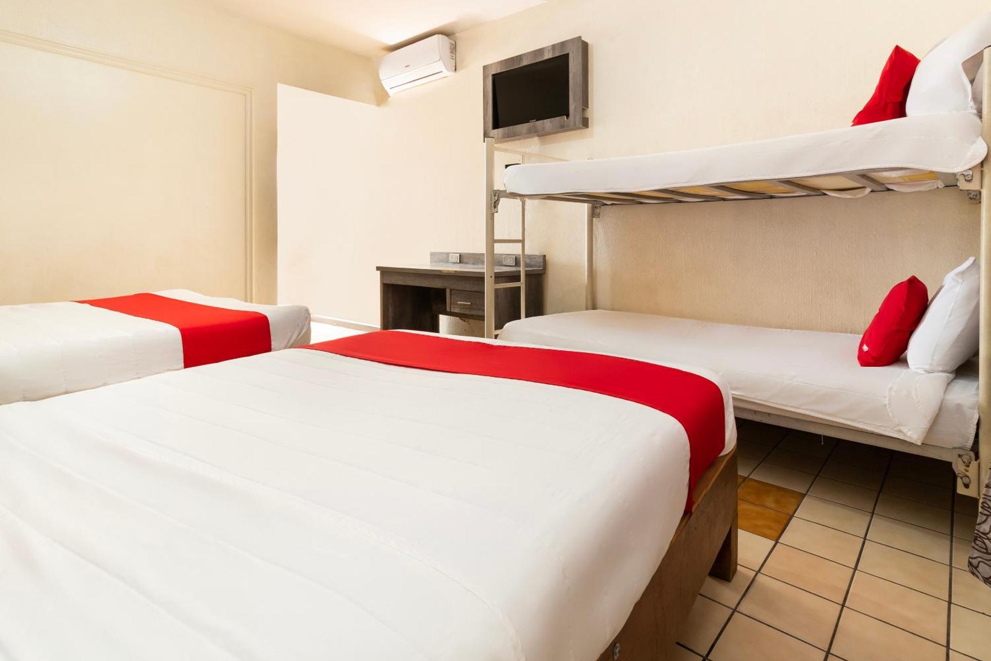 Oyo Hotel Real Del Sur, Estadio チワワ エクステリア 写真