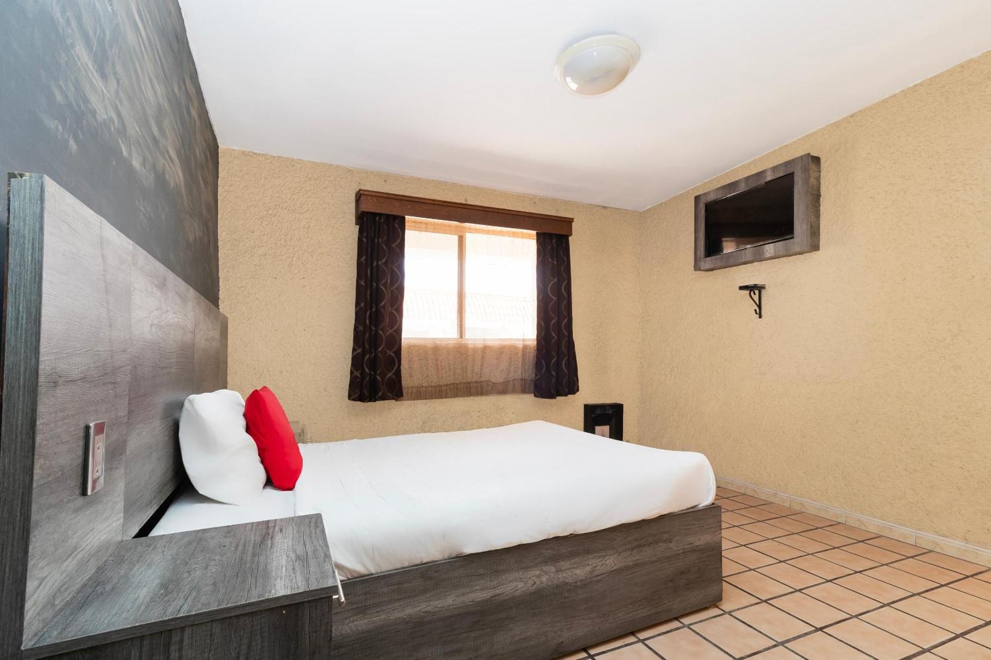 Oyo Hotel Real Del Sur, Estadio チワワ エクステリア 写真