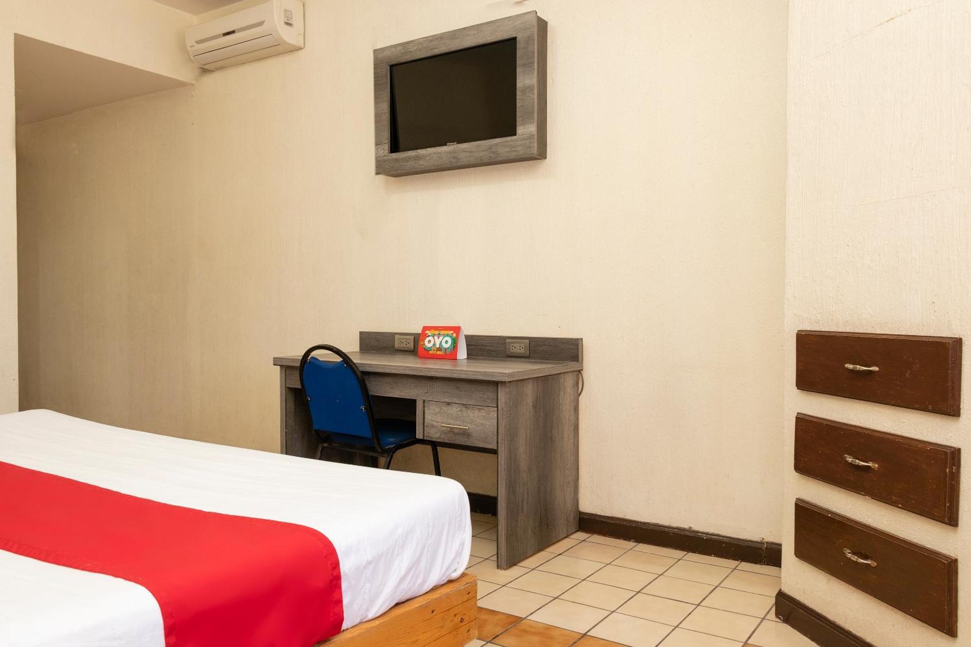 Oyo Hotel Real Del Sur, Estadio チワワ エクステリア 写真