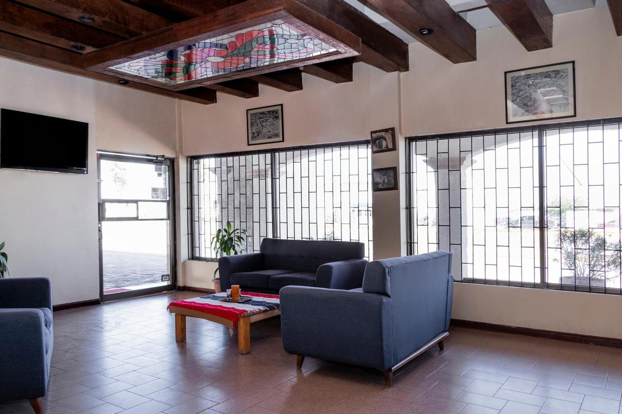 Oyo Hotel Real Del Sur, Estadio チワワ エクステリア 写真